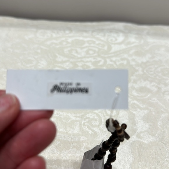 Unda Pendant paper wrapped wooden bead necklace - Picture 6 of 8